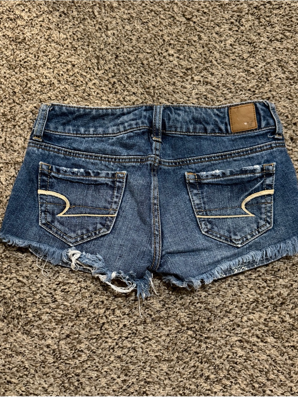 American eagle low rise jean shorts - Picture 4 of 4